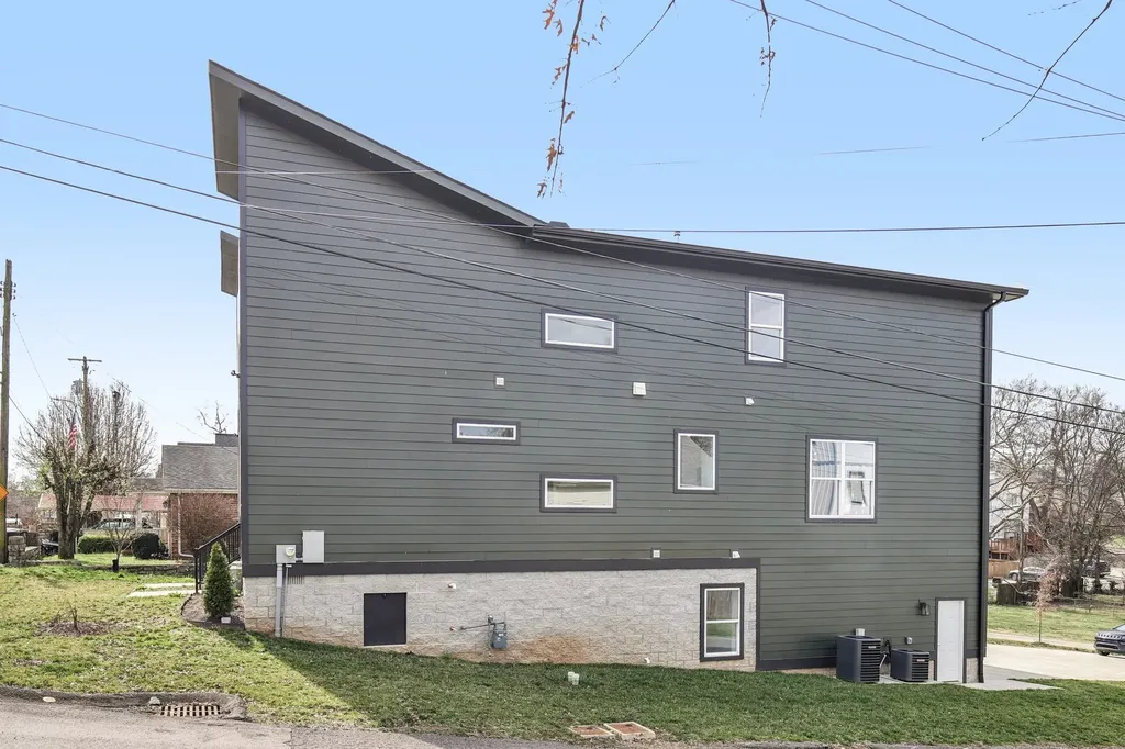 2211 18th Ave, N Nashville TN 37208