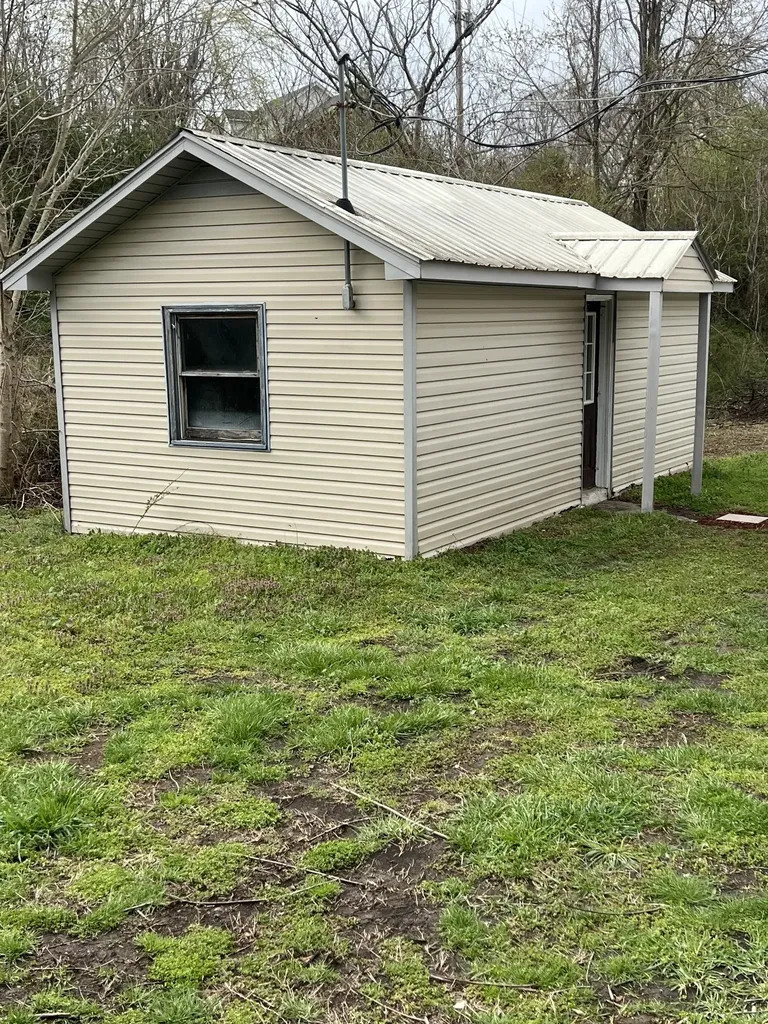 666 Brattontown Circle Lafayette TN 37083