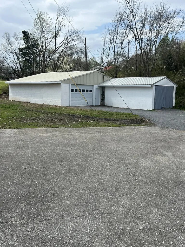 666 Brattontown Circle Lafayette TN 37083