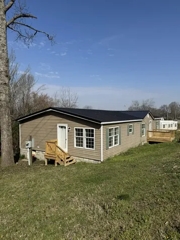1515 Old Hwy 31, E Westmoreland TN 37186