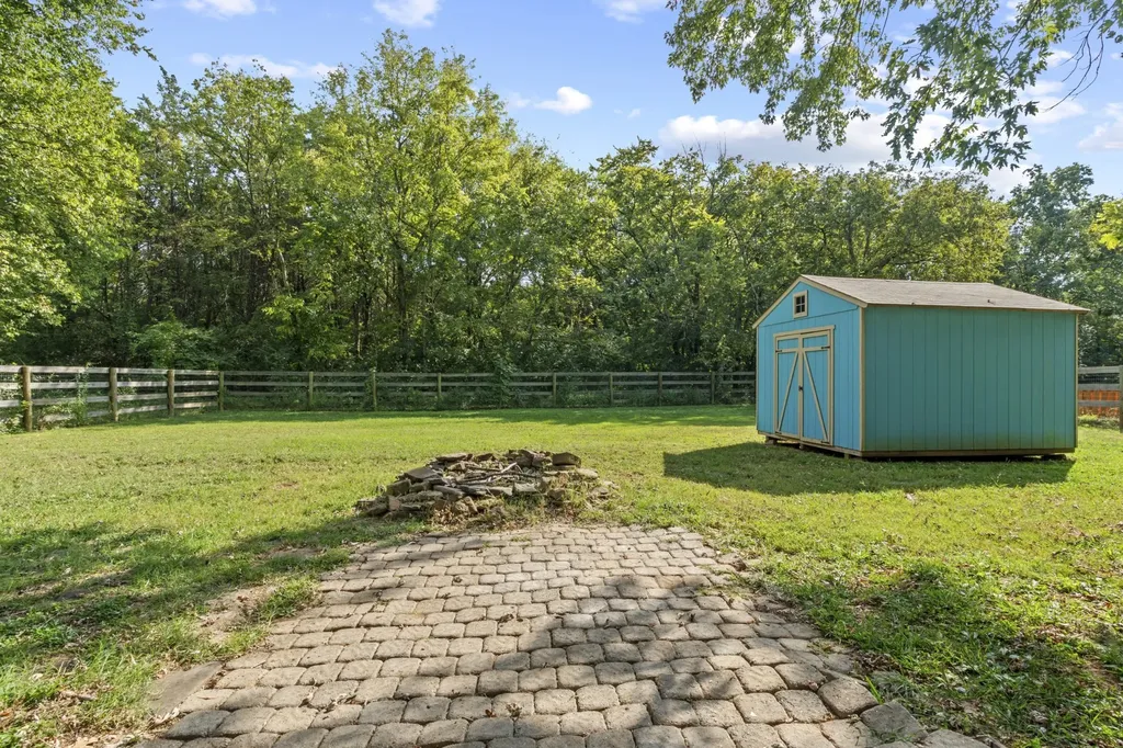 1804 Mars Street La Vergne TN 37086