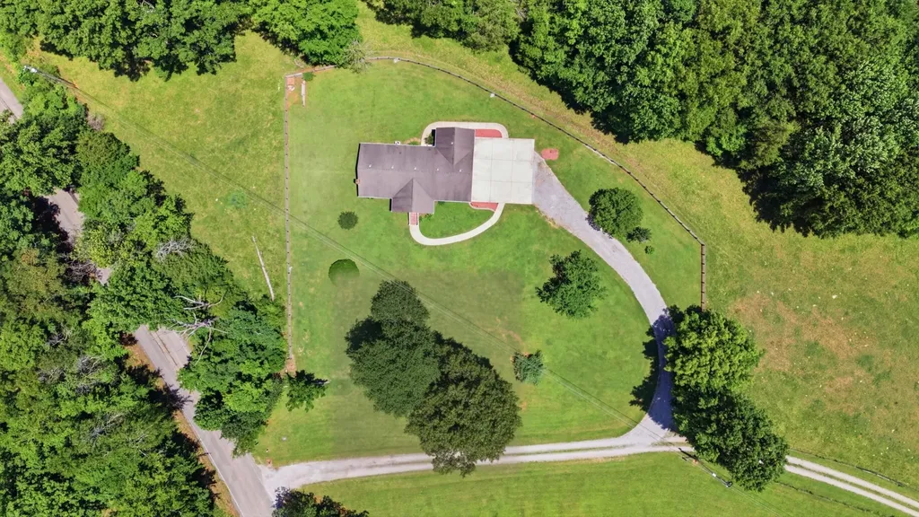 2644 Scribners Mill Road Culleoka TN 38451