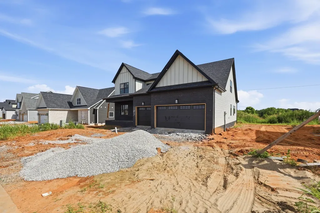 226 Low Plains Lane Clarksville TN 37043