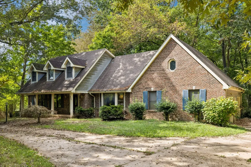 805 Shady Bluff Trail Clarksville TN 37043
