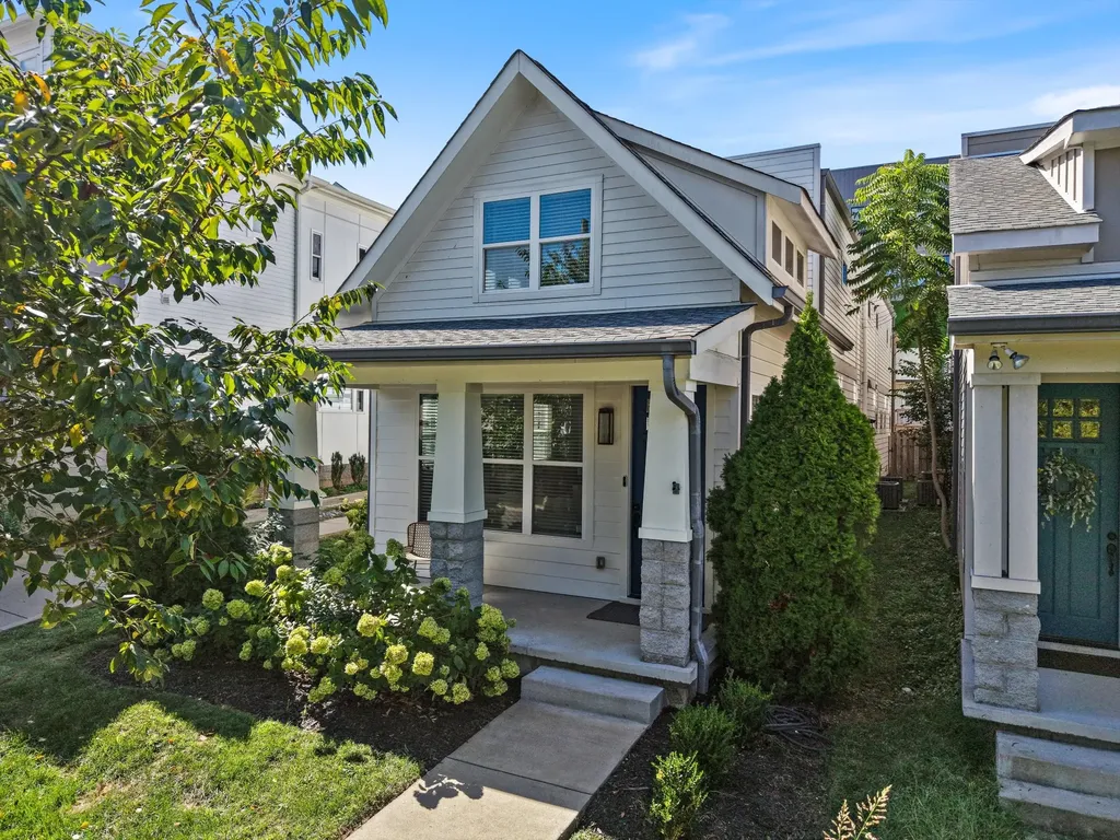 2213B 11th Ave, S Nashville TN 37204