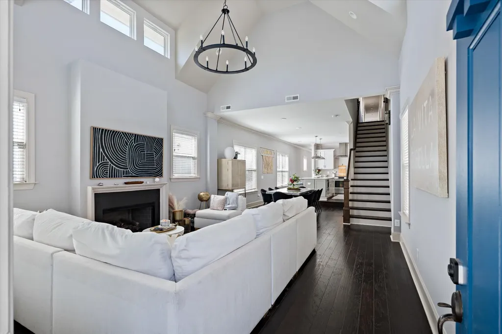 2213B 11th Ave, S Nashville TN 37204