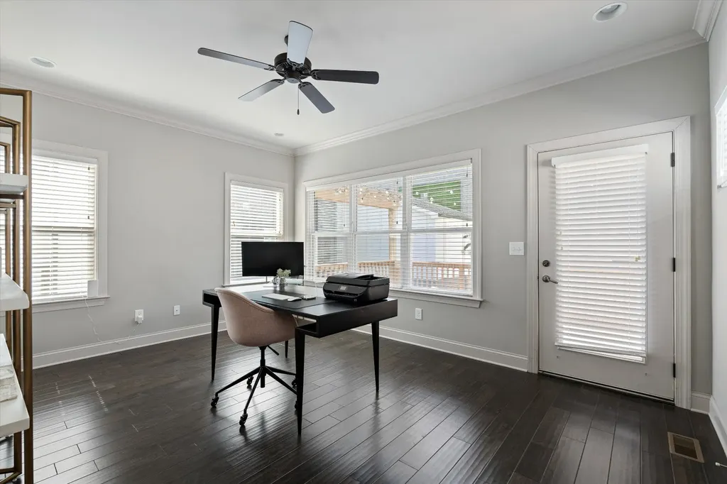 2213B 11th Ave, S Nashville TN 37204