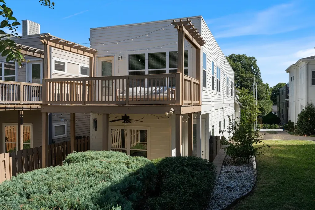 2213B 11th Ave, S Nashville TN 37204