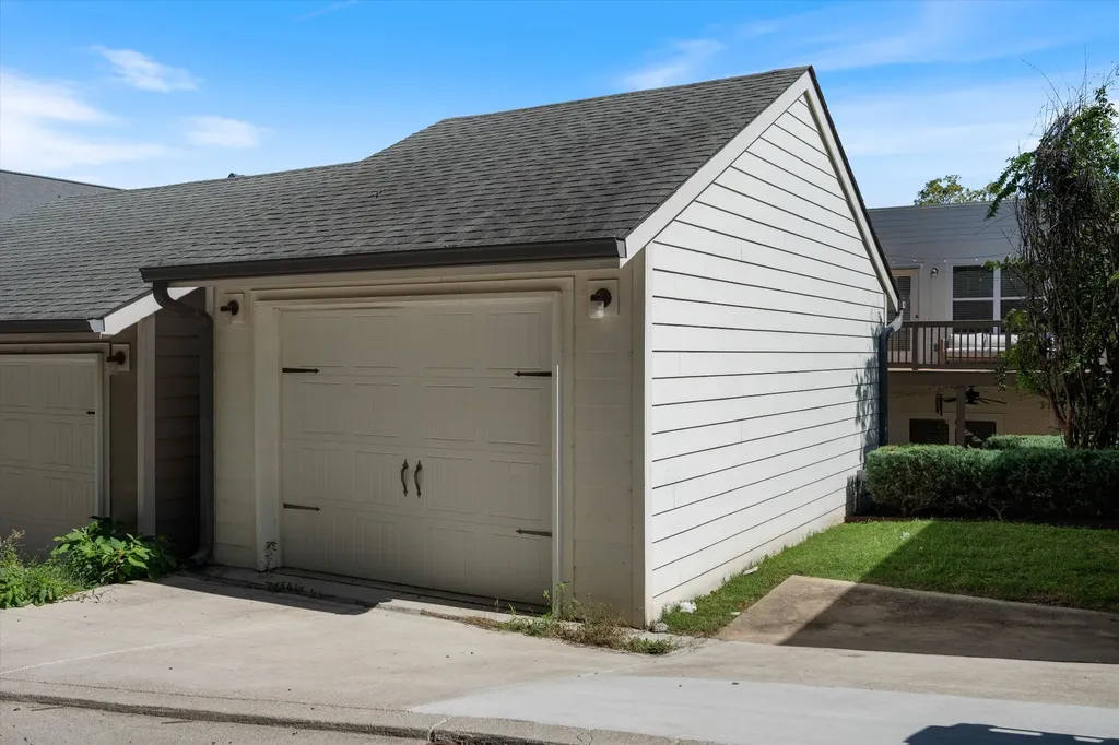 2213B 11th Ave, S Nashville TN 37204