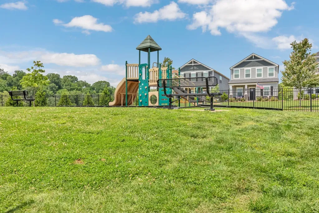 1021 Mckee Court Columbia TN 38401