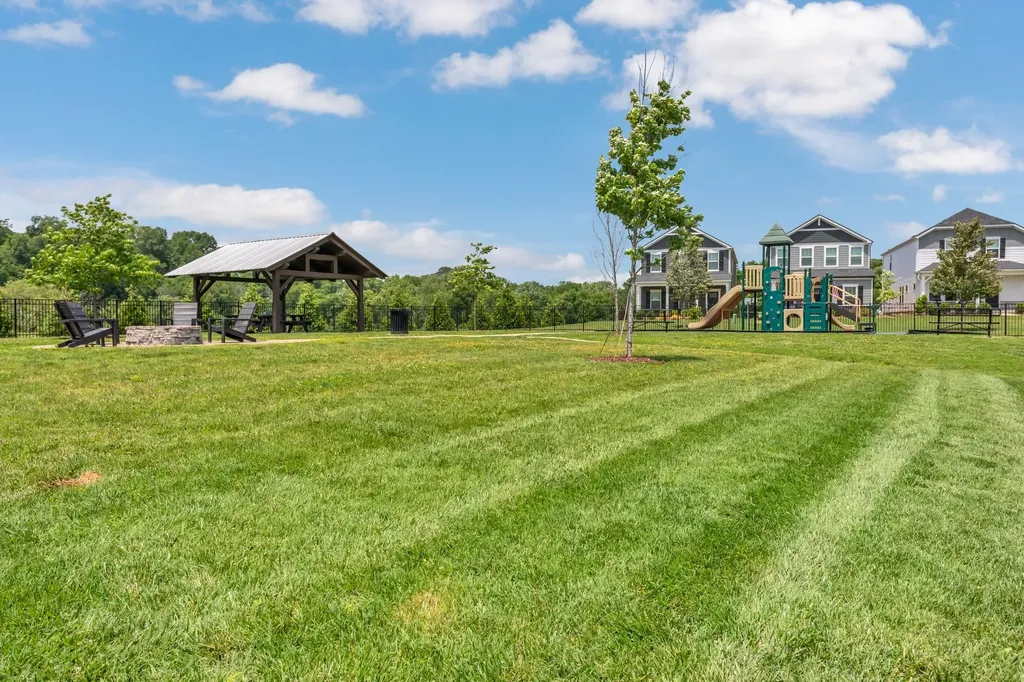 1021 Mckee Court Columbia TN 38401