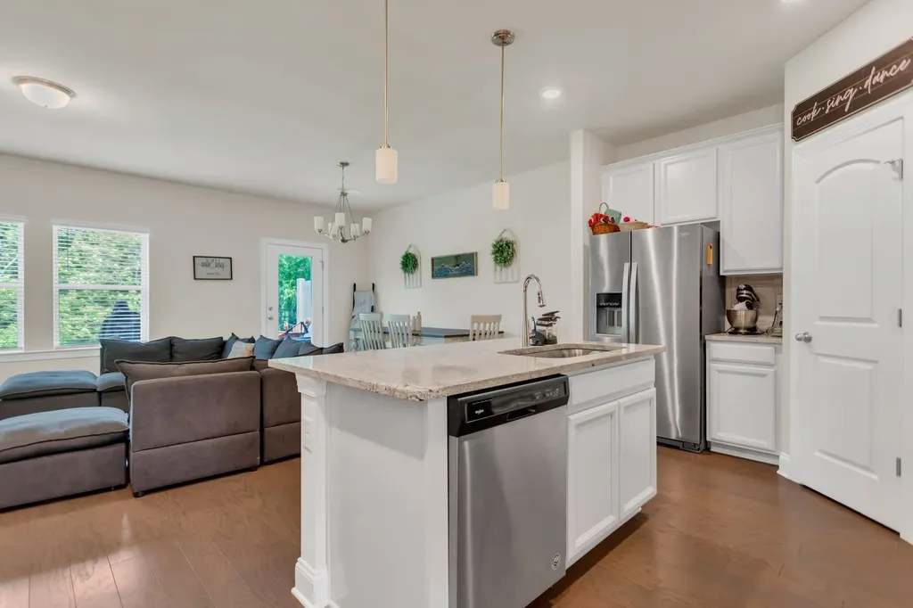 1021 Mckee Court Columbia TN 38401