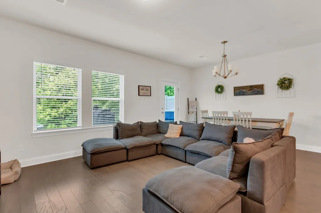 1021 Mckee Court Columbia TN 38401