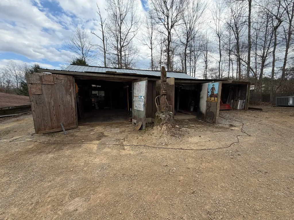 262 Hiwassee Road Crossville TN 38572