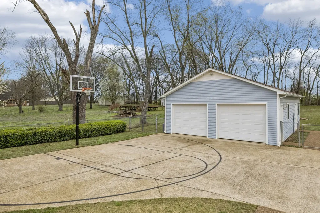 2531 Zion Road Columbia TN 38401