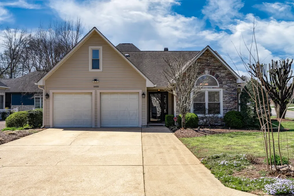 5000 Lancelot Court Columbia TN 38401
