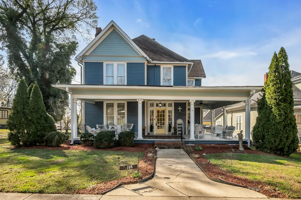 305 Washington St, E Fayetteville TN 37334