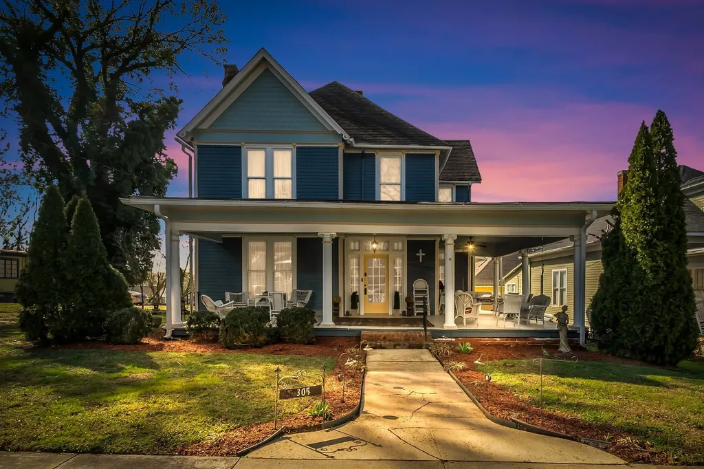 305 Washington St, E Fayetteville TN 37334