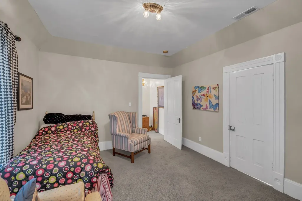305 Washington St, E Fayetteville TN 37334
