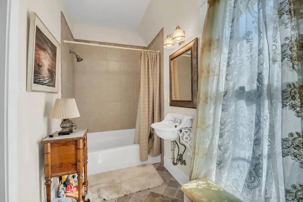 305 Washington St, E Fayetteville TN 37334