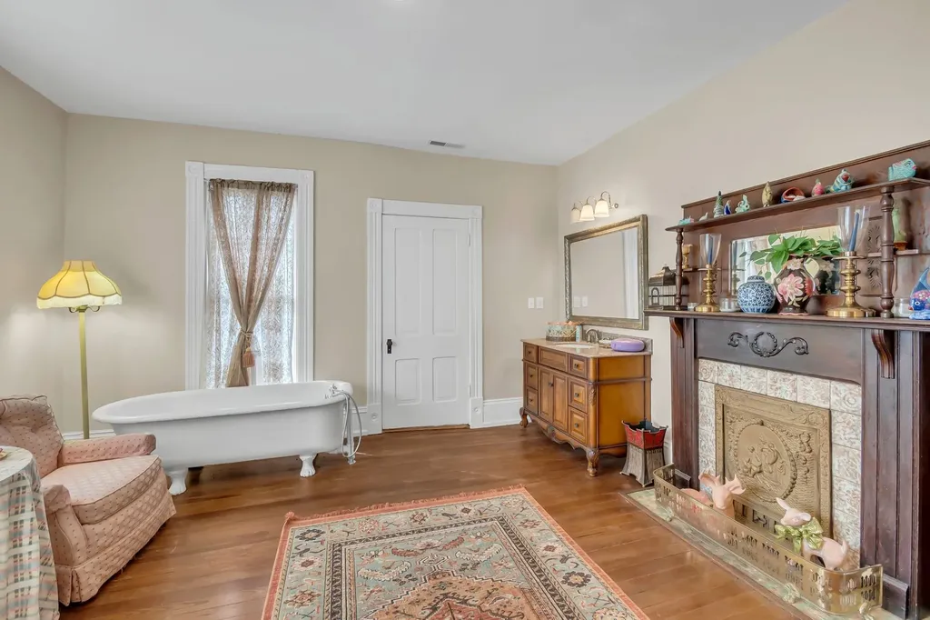 305 Washington St, E Fayetteville TN 37334