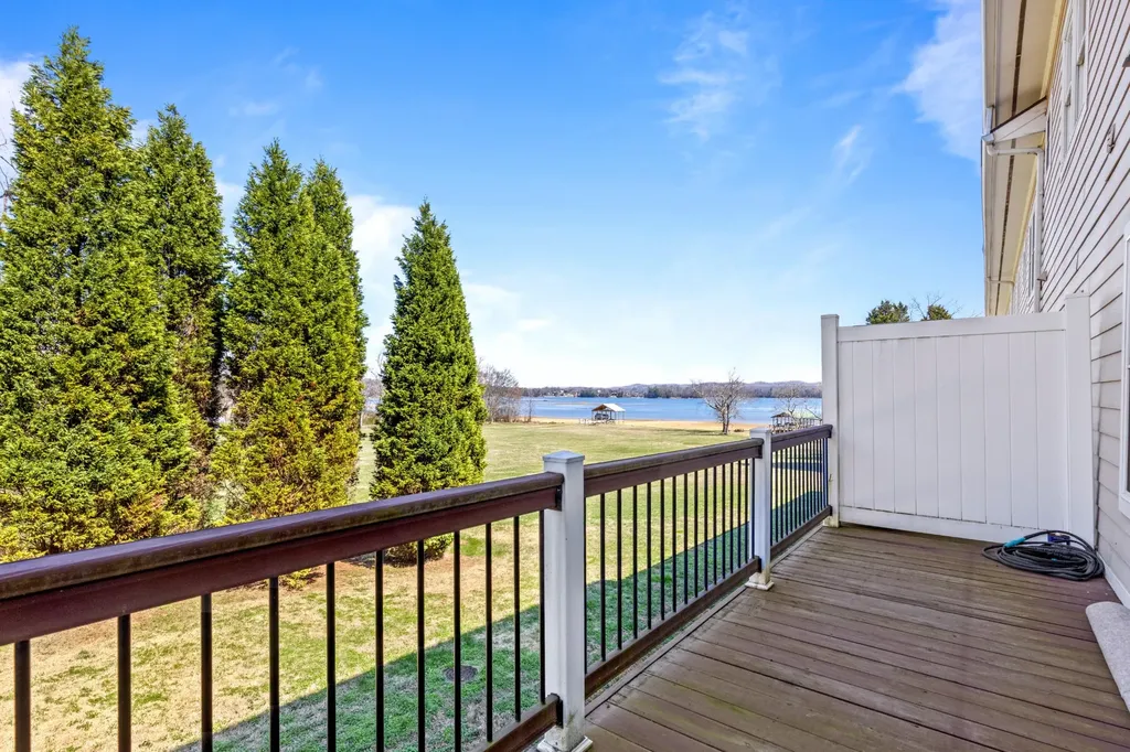 1235 New Lake Road Spring City TN 37381
