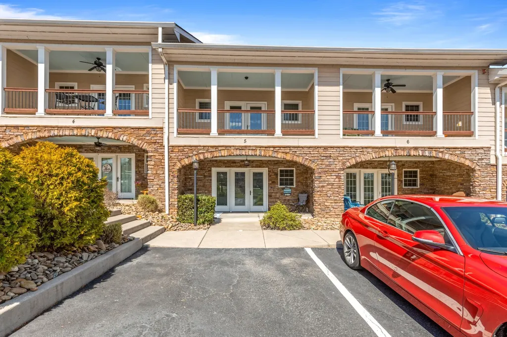1235 New Lake Road Spring City TN 37381