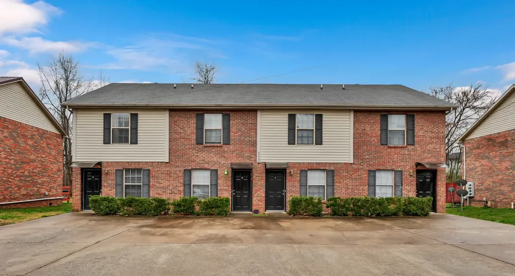 110 Hickory Trace Clarksville TN 37040