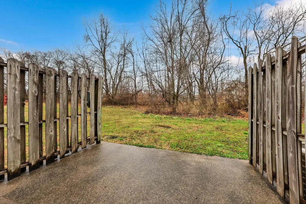 110 Hickory Trace Clarksville TN 37040