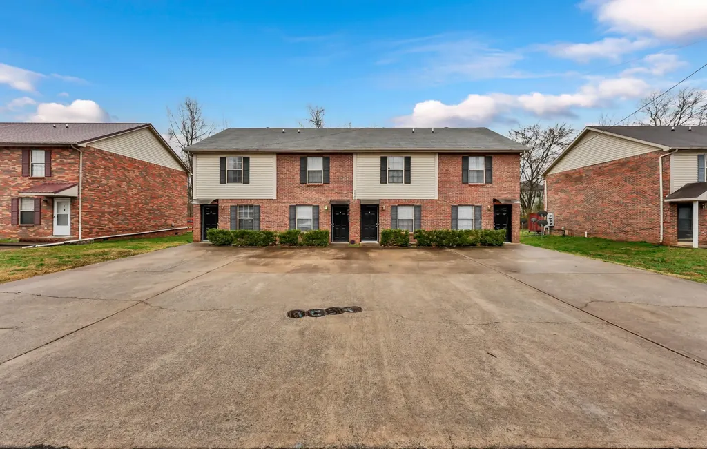 110 Hickory Trace Clarksville TN 37040