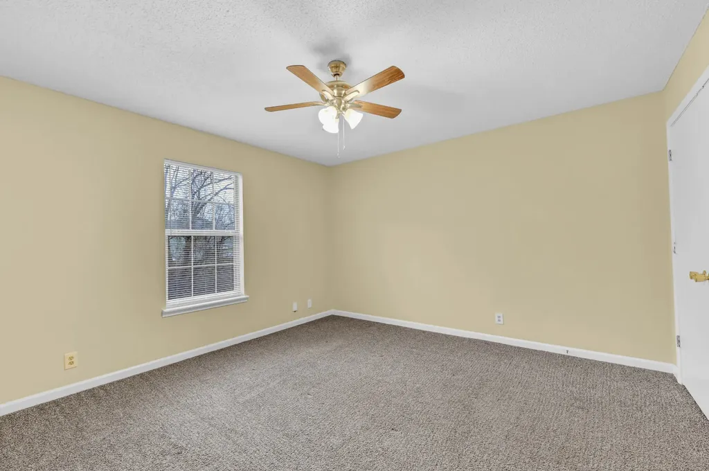 110 Hickory Trace Clarksville TN 37040