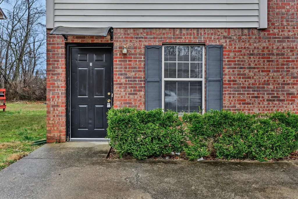 110 Hickory Trace Clarksville TN 37040