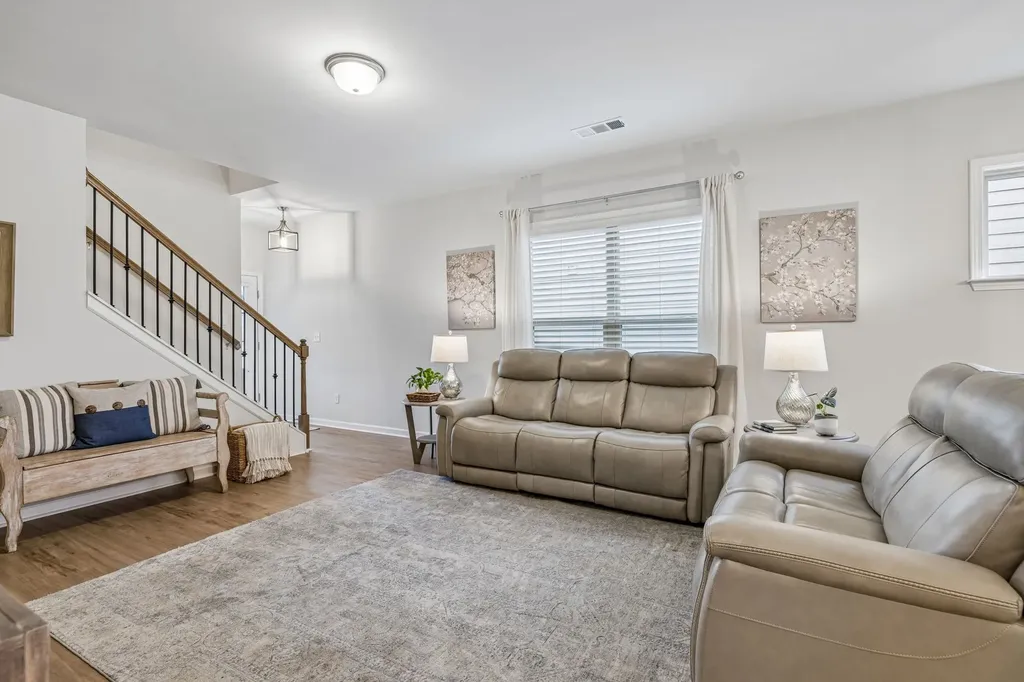1727 Humphreys Glen Spring Hill TN 37174