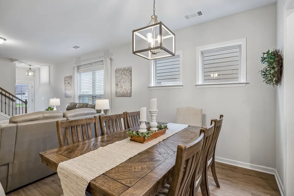 1727 Humphreys Glen Spring Hill TN 37174