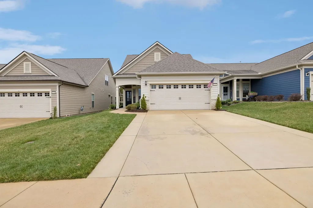 1727 Humphreys Glen Spring Hill TN 37174