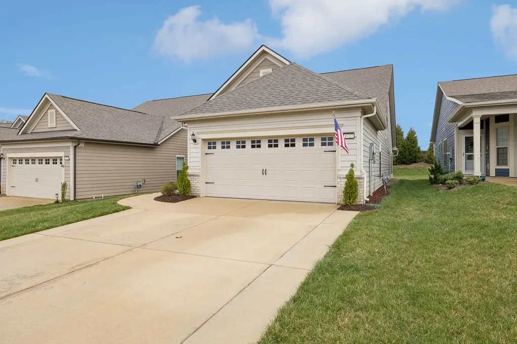 1727 Humphreys Glen Spring Hill TN 37174