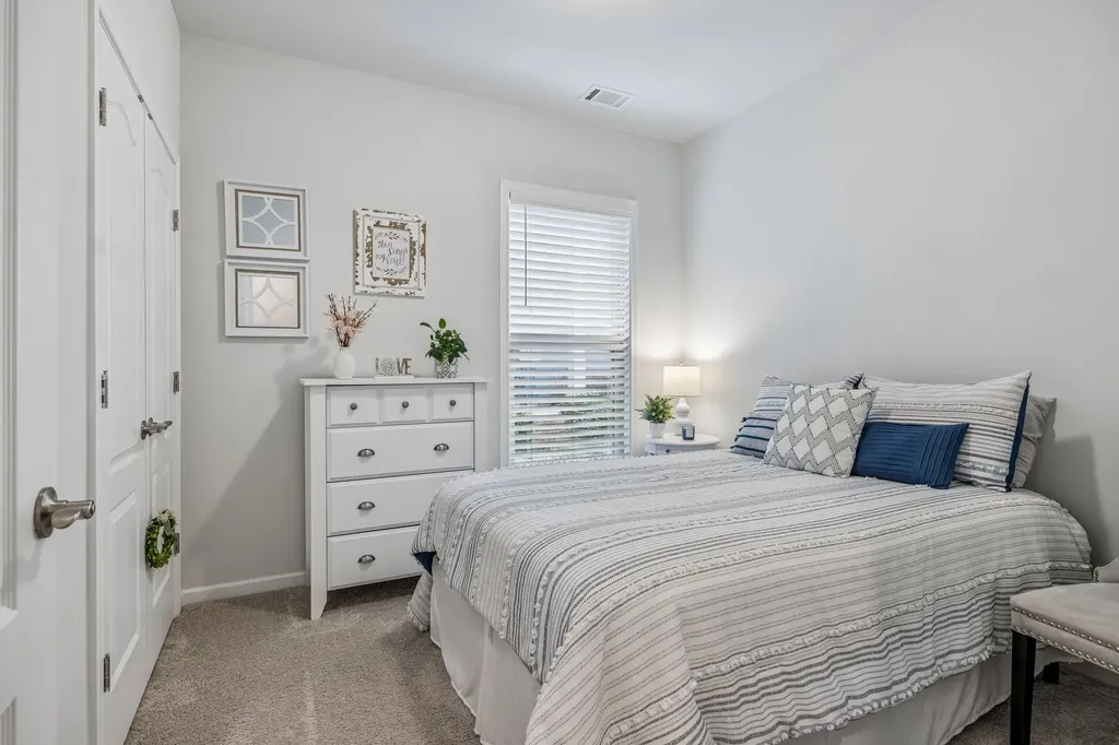 1727 Humphreys Glen Spring Hill TN 37174