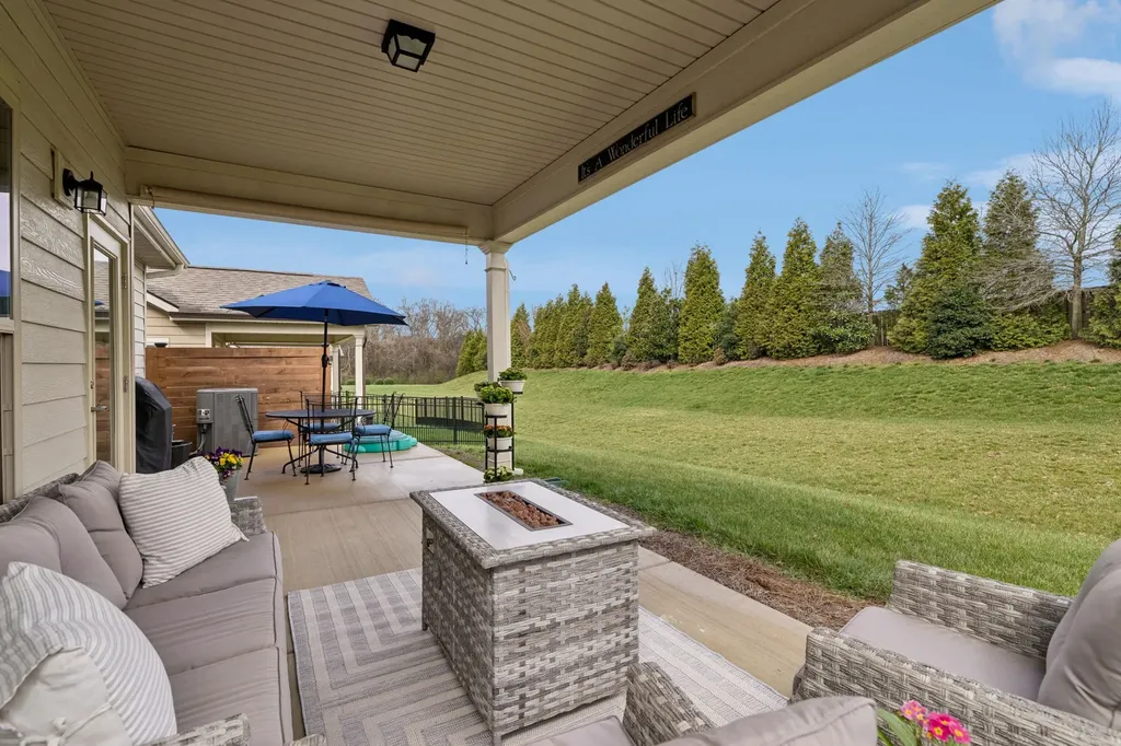 1727 Humphreys Glen Spring Hill TN 37174