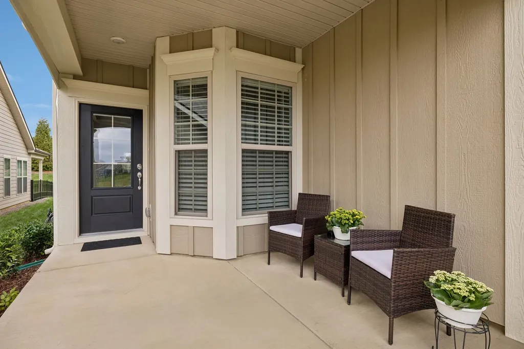 1727 Humphreys Glen Spring Hill TN 37174
