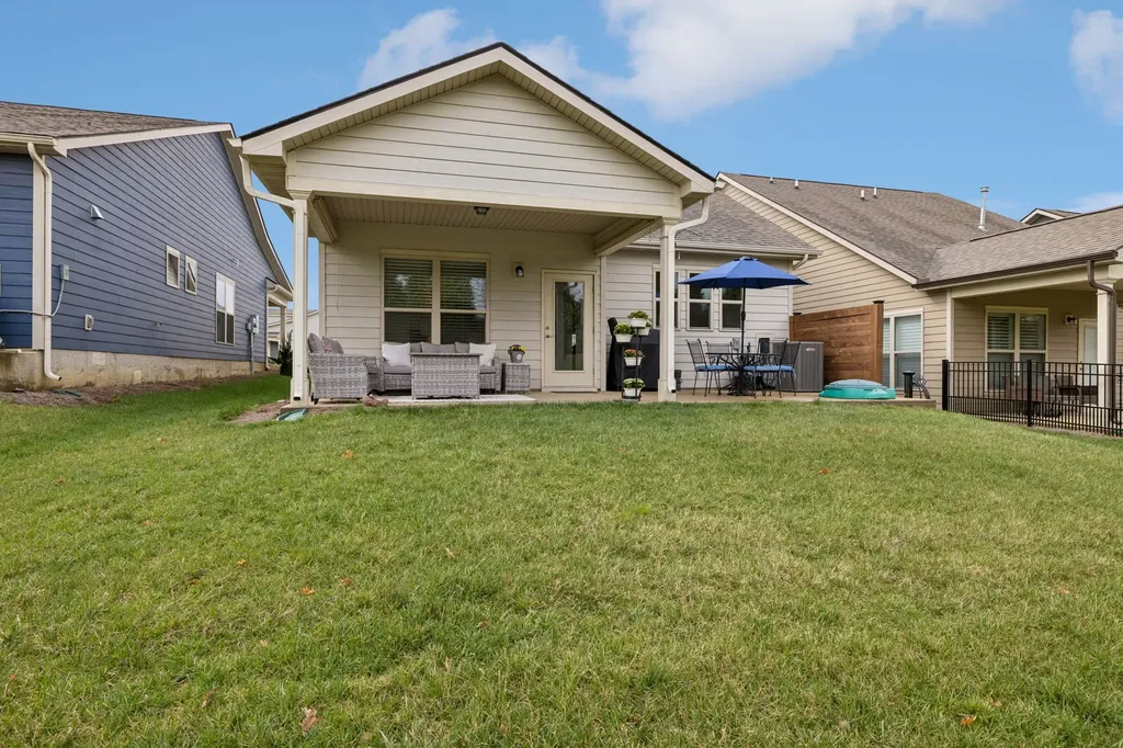 1727 Humphreys Glen Spring Hill TN 37174