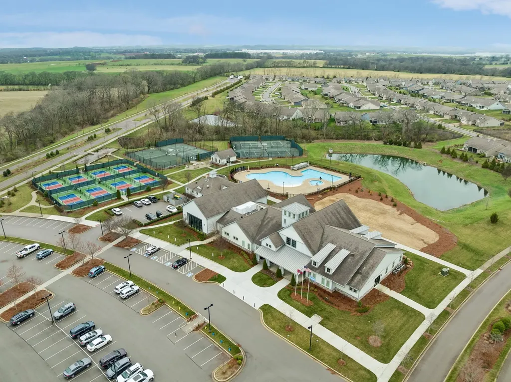 1727 Humphreys Glen Spring Hill TN 37174