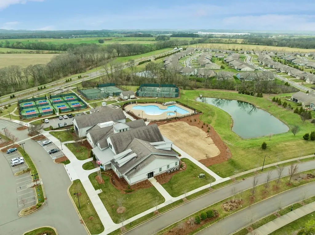 1727 Humphreys Glen Spring Hill TN 37174