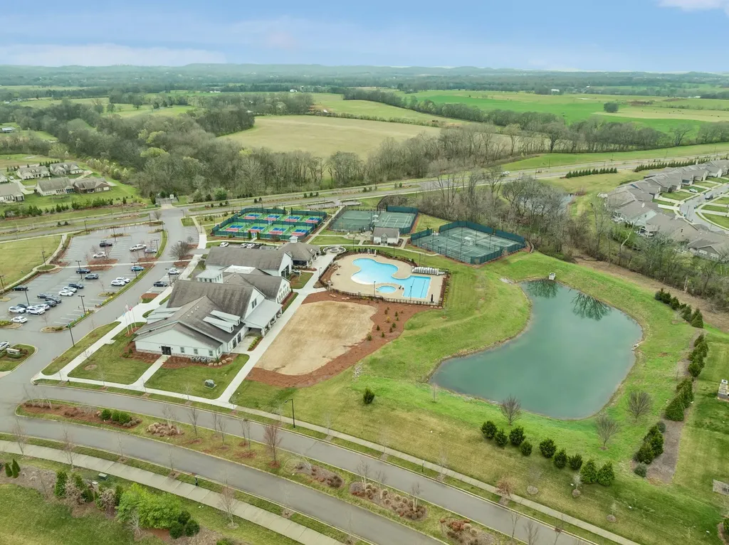 1727 Humphreys Glen Spring Hill TN 37174