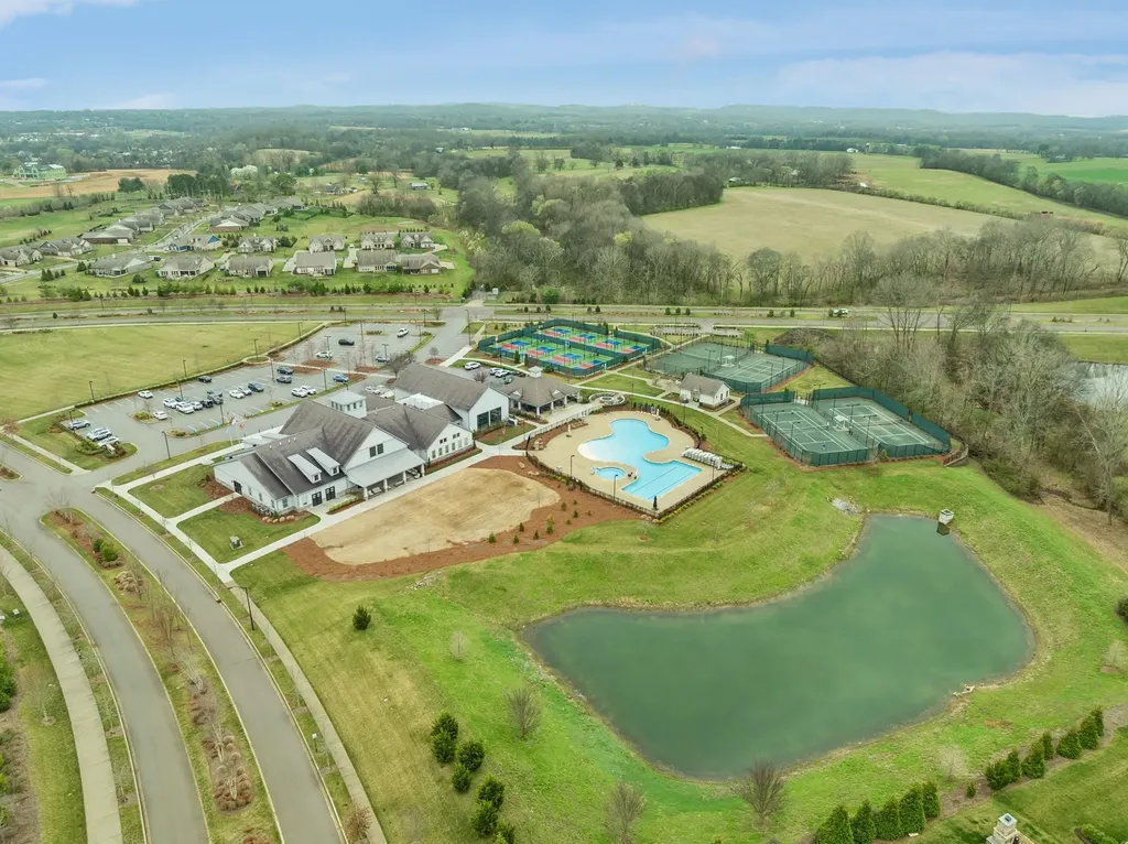1727 Humphreys Glen Spring Hill TN 37174