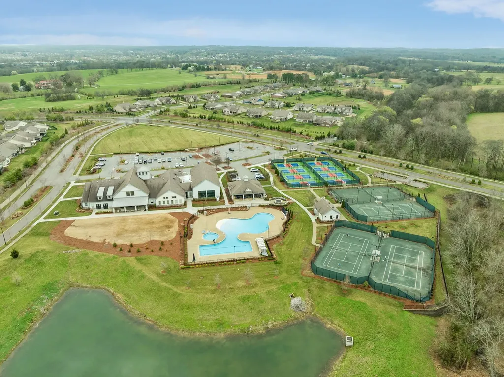 1727 Humphreys Glen Spring Hill TN 37174