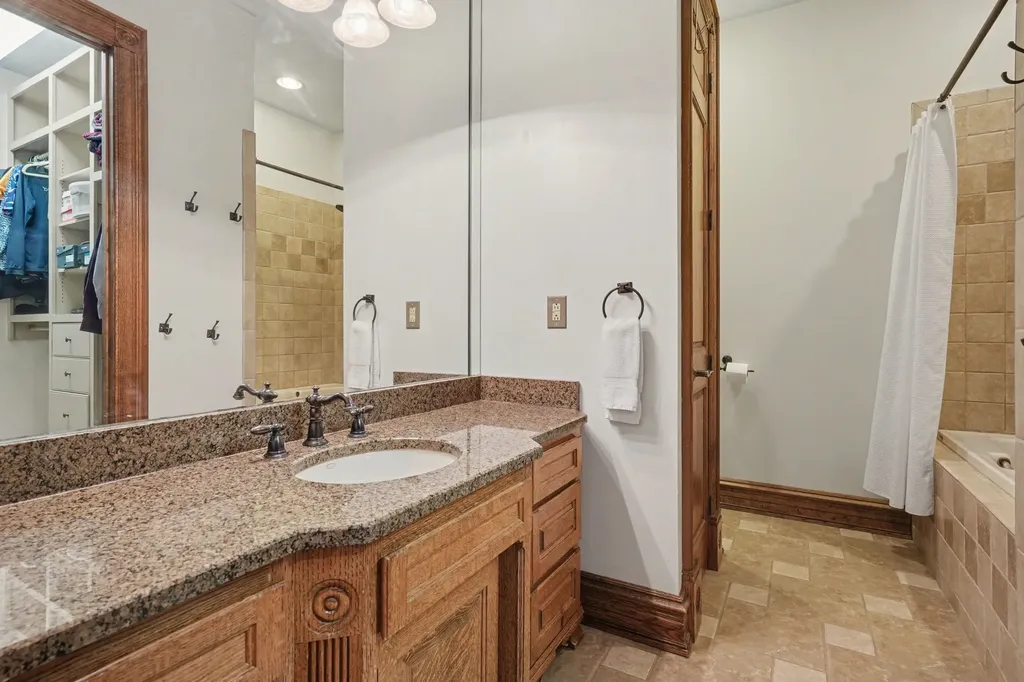 7699 N County Line Road Fairview TN 37062