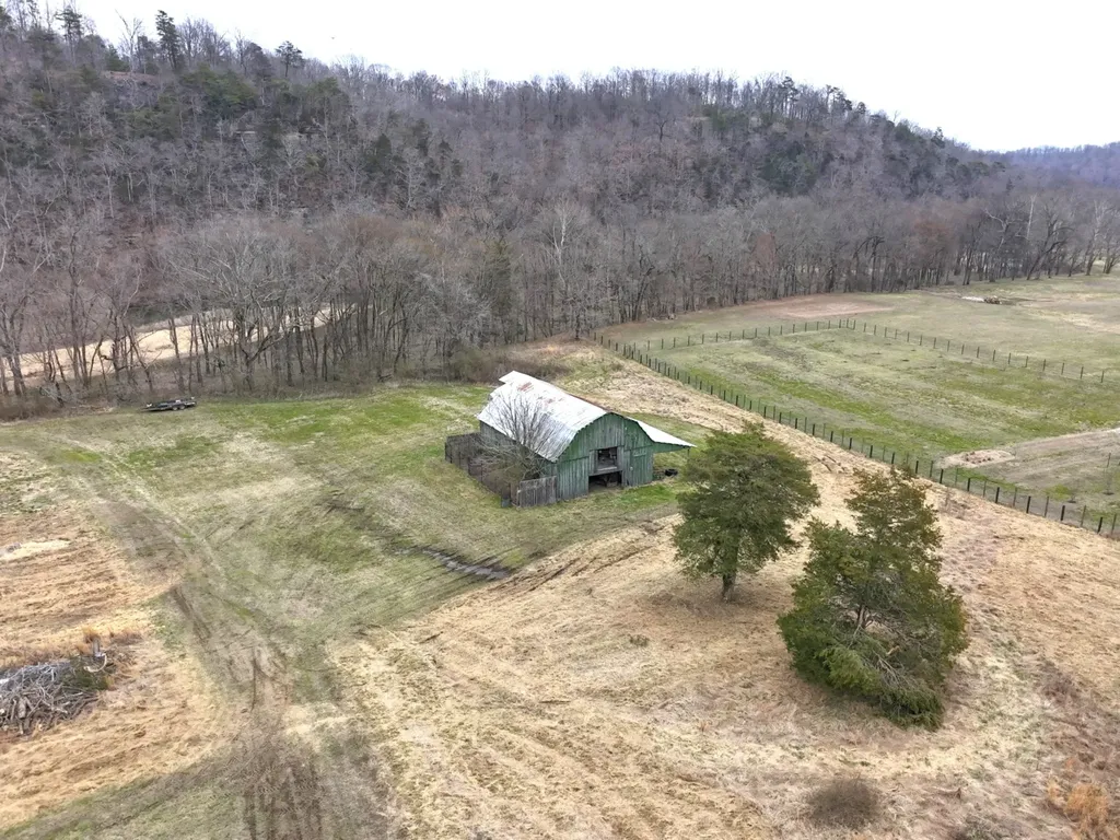 7699 N County Line Road Fairview TN 37062