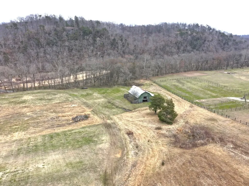 7699 N County Line Road Fairview TN 37062