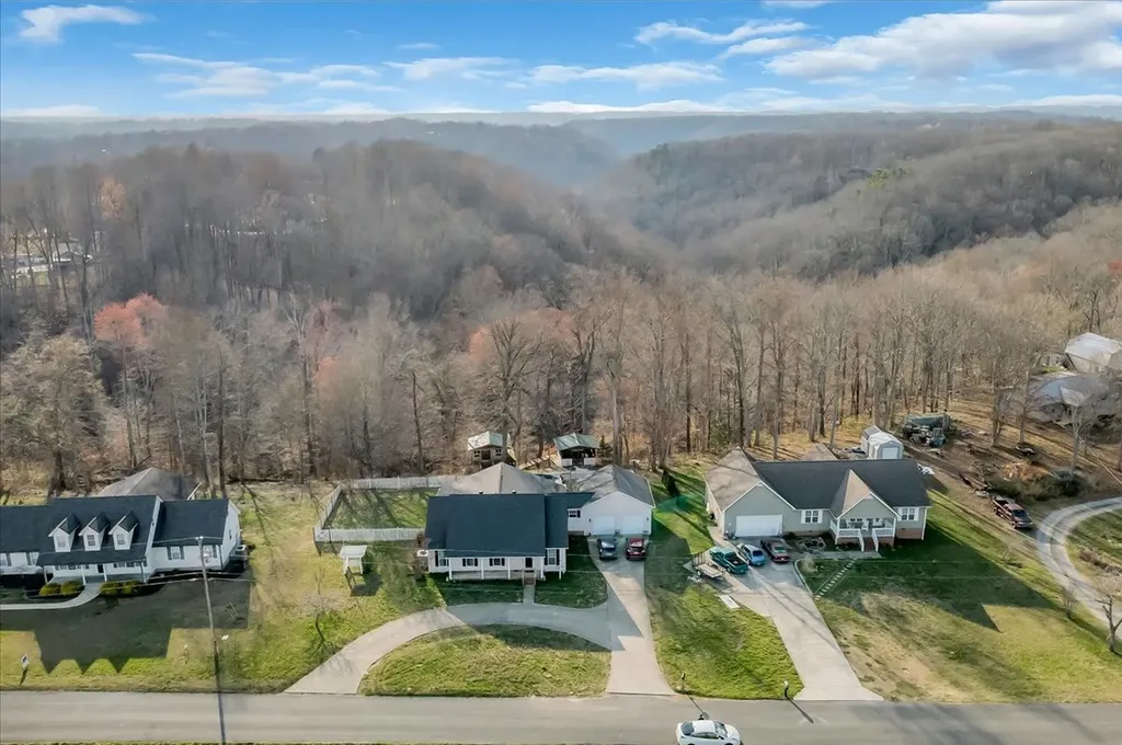 672 Old Snow Hill Road Dowelltown TN 37059