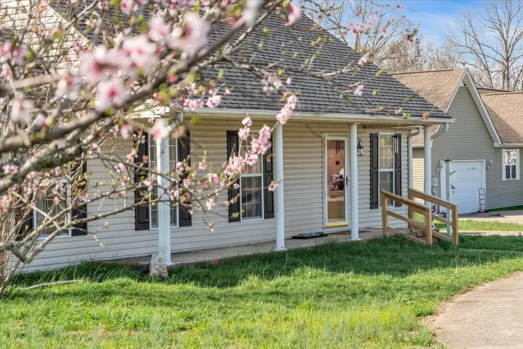 672 Old Snow Hill Road Dowelltown TN 37059